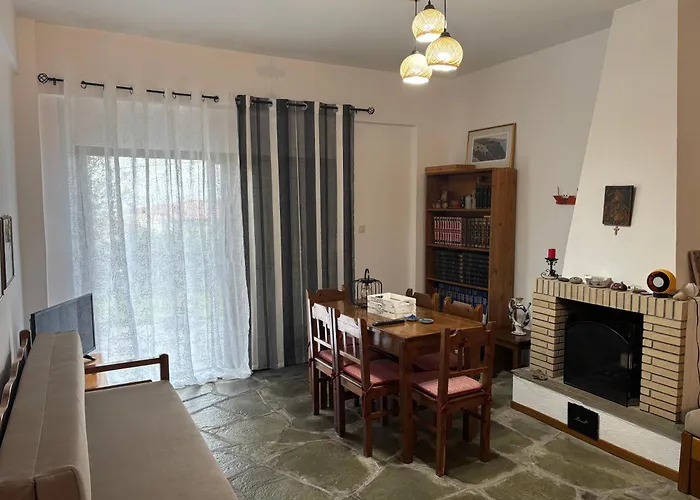 Linda's House * Polychrono