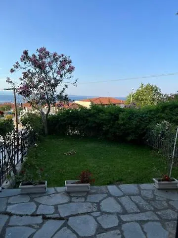 Linda's House * Polychrono