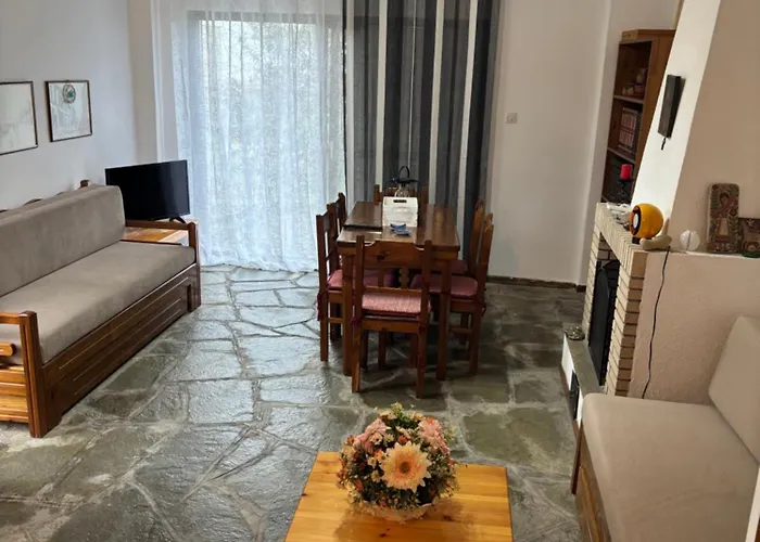 Linda's House * Polychrono